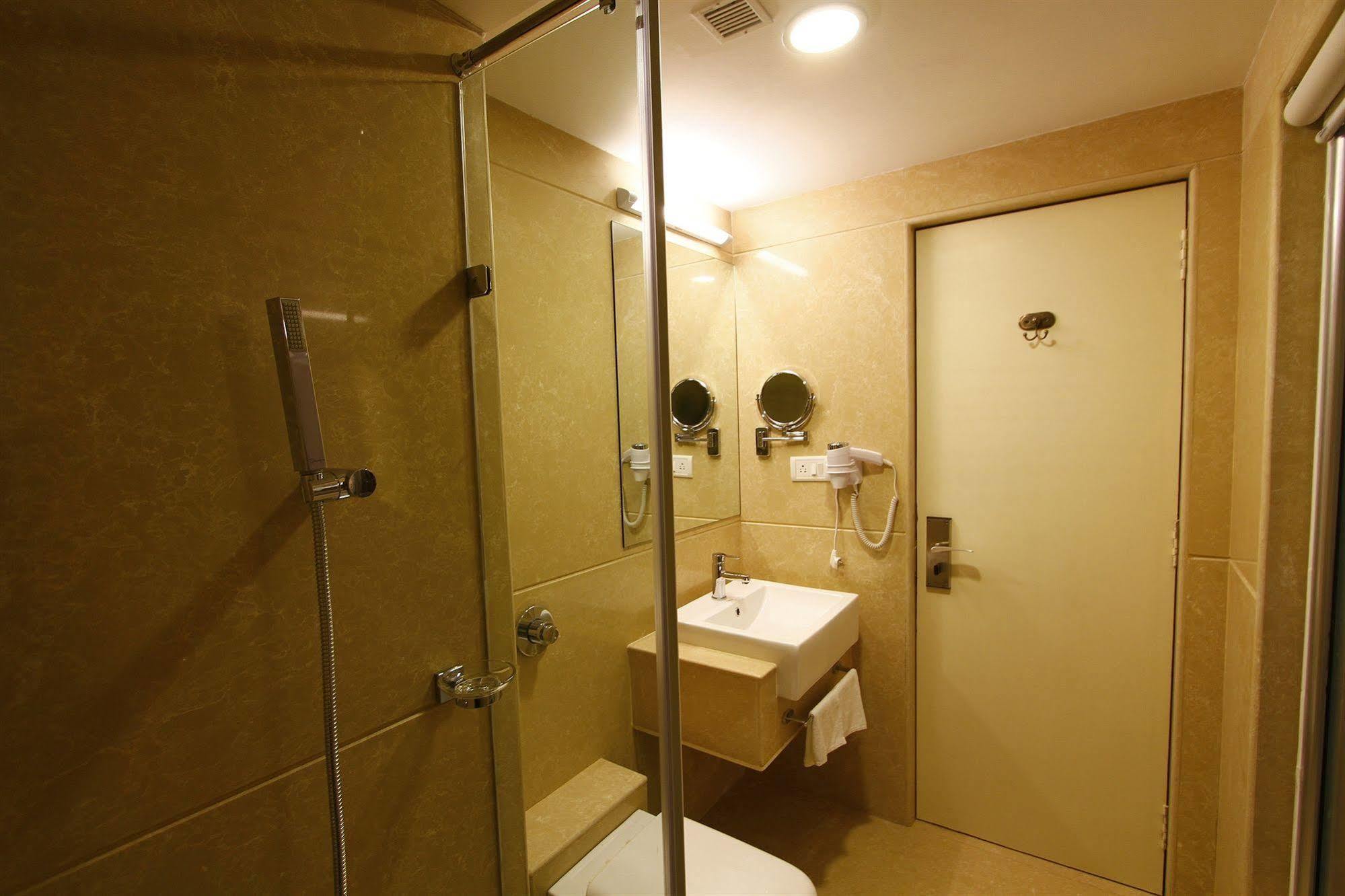 פאנג'י Hotel La Capitol מראה חיצוני תמונה